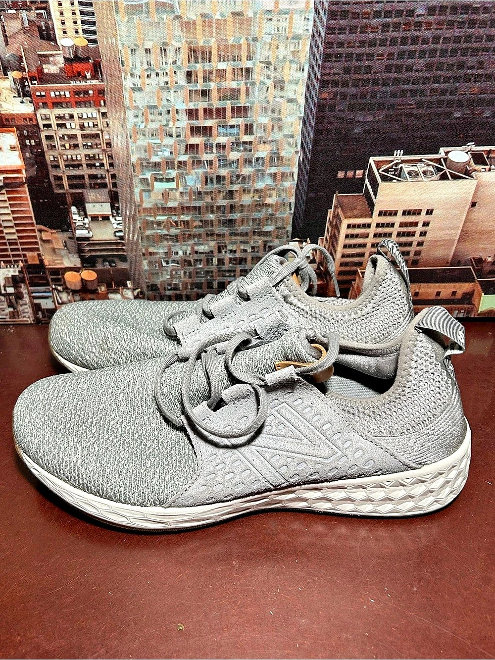 New Balance Fresh Foam 1080v11 Gray & White US 10 Athletic Shoes